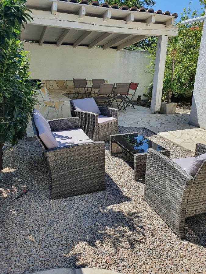 Charmant Logement Avec Piscine Saint-Feliu-d'Avall Exterior photo
